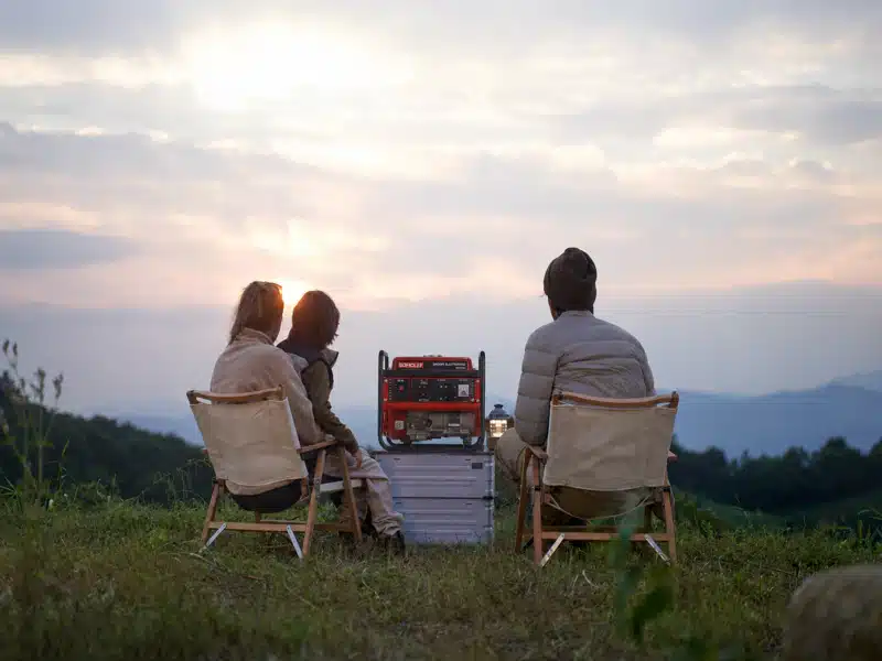 Gas-powered generator